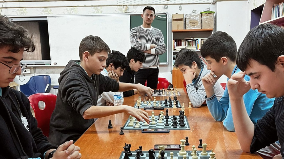 Okulumuzda 7. ve 8. Sınıflar Arasında Satranç Turnuvası Gerçekleştirildi