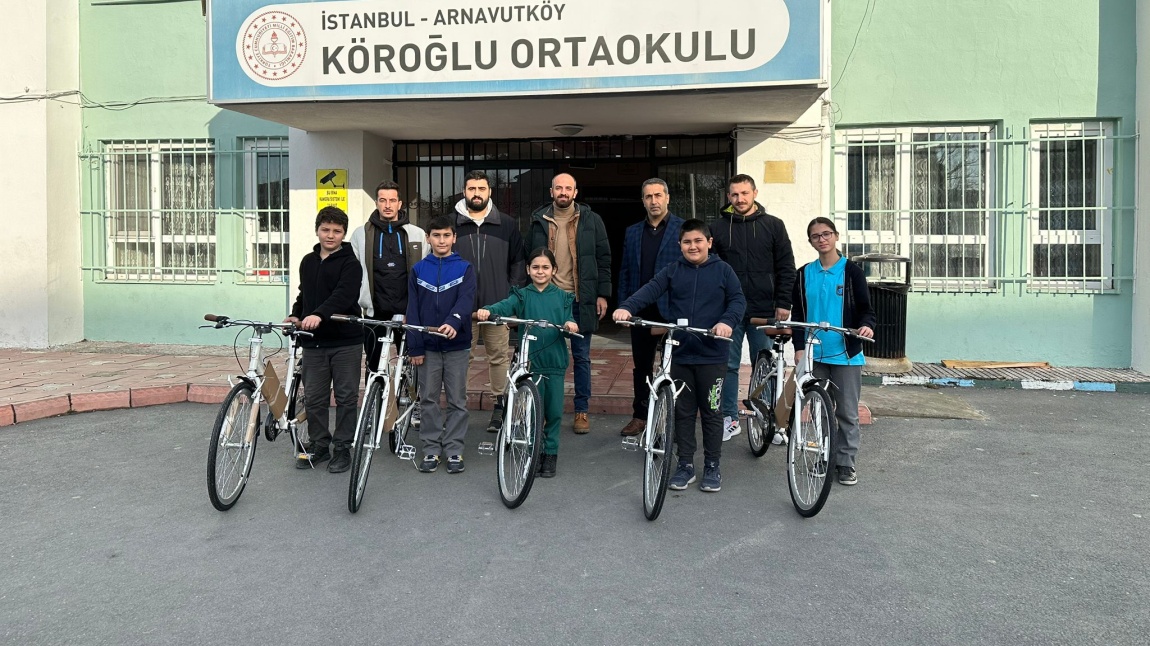 Arnavutköy Belediyesinden Başarılı Öğrencilerimize Bisiklet Hediye Edildi